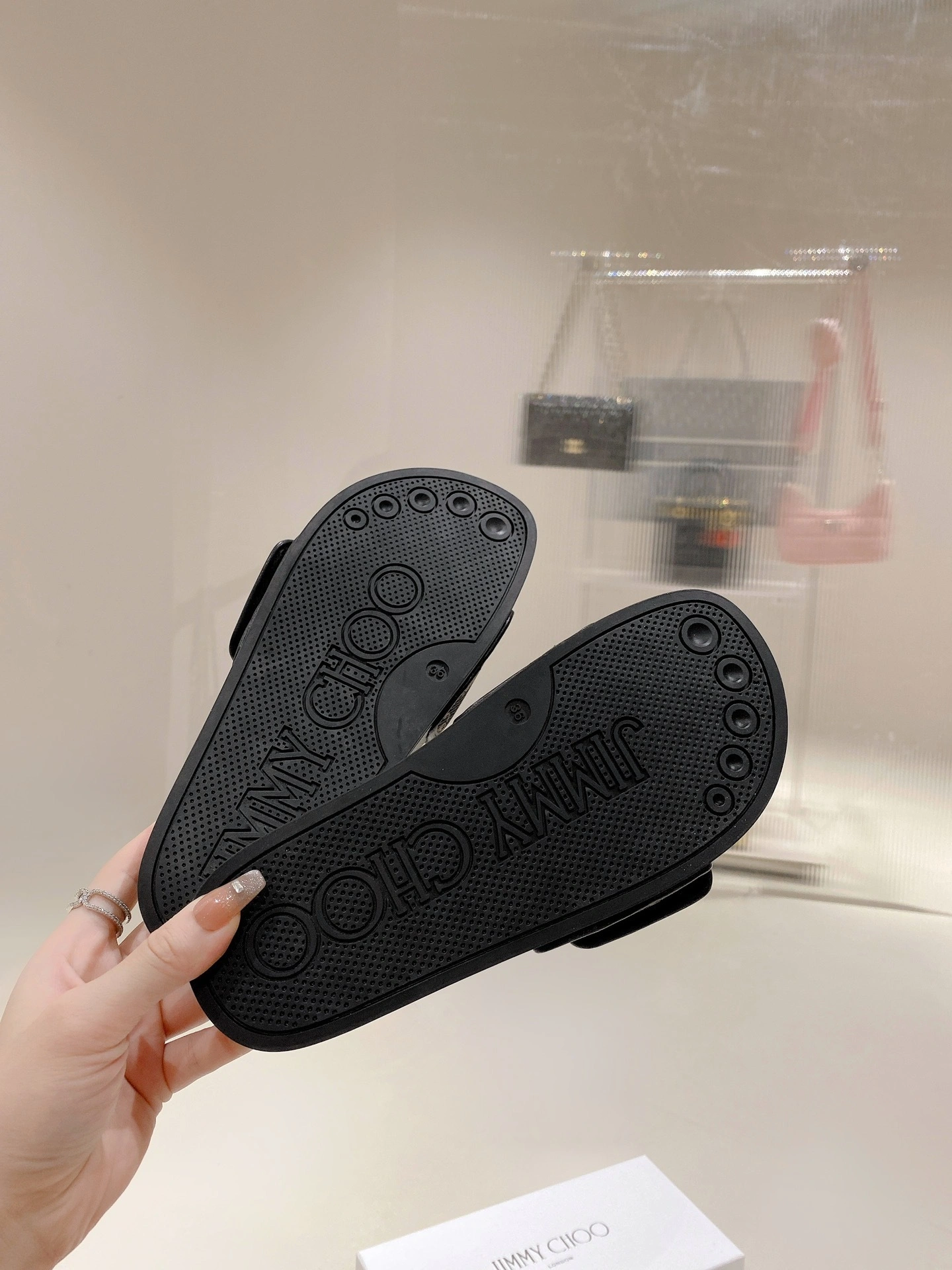 COCO - item:B-X158G2988