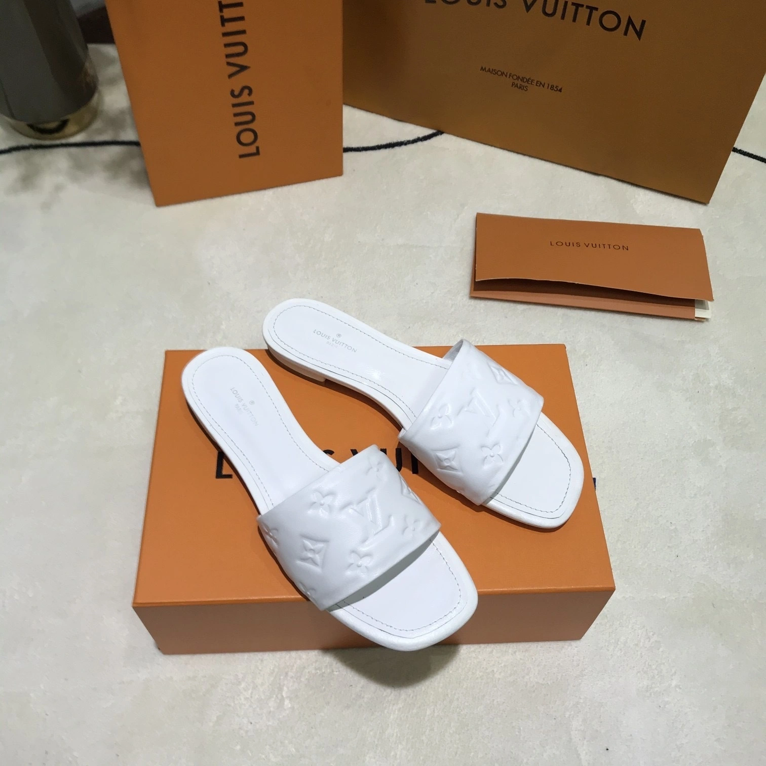 COCO- 1A8LDO item:B-X000D15H-33