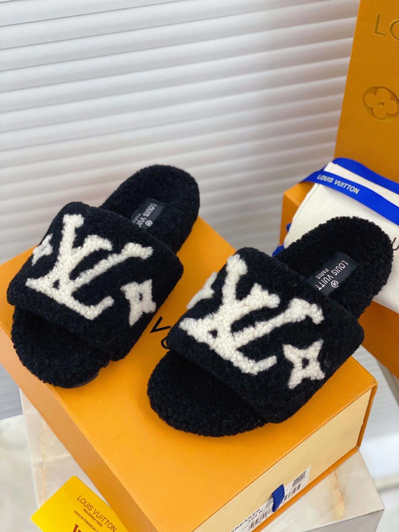 COCO- 1A8ZIL Paseo Flat Comfort item:B-X158D14H-50