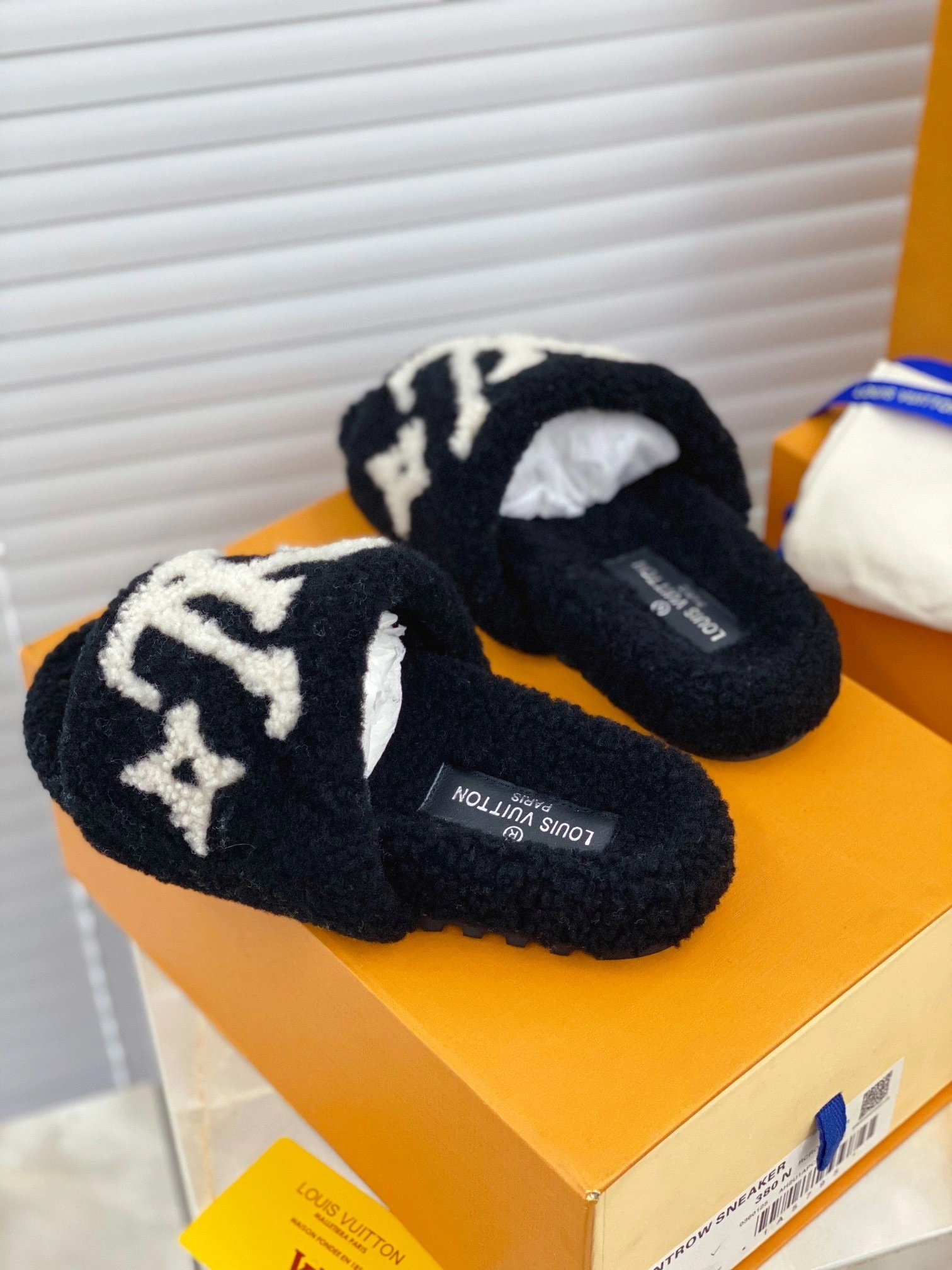 COCO- 1A8ZIL Paseo Flat Comfort item:B-X158D14H-50
