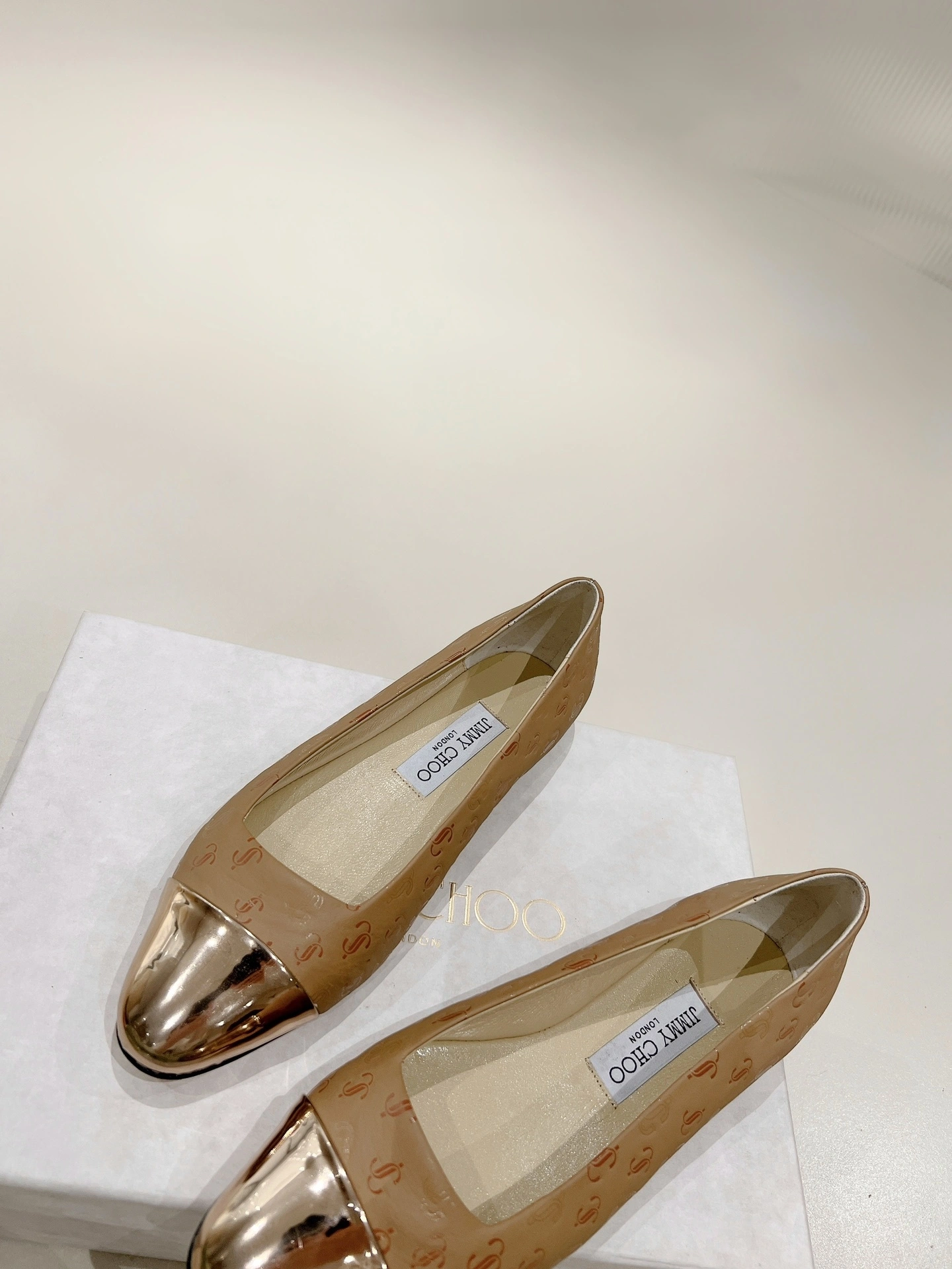 COCO — 1cm item:C-X158C0662