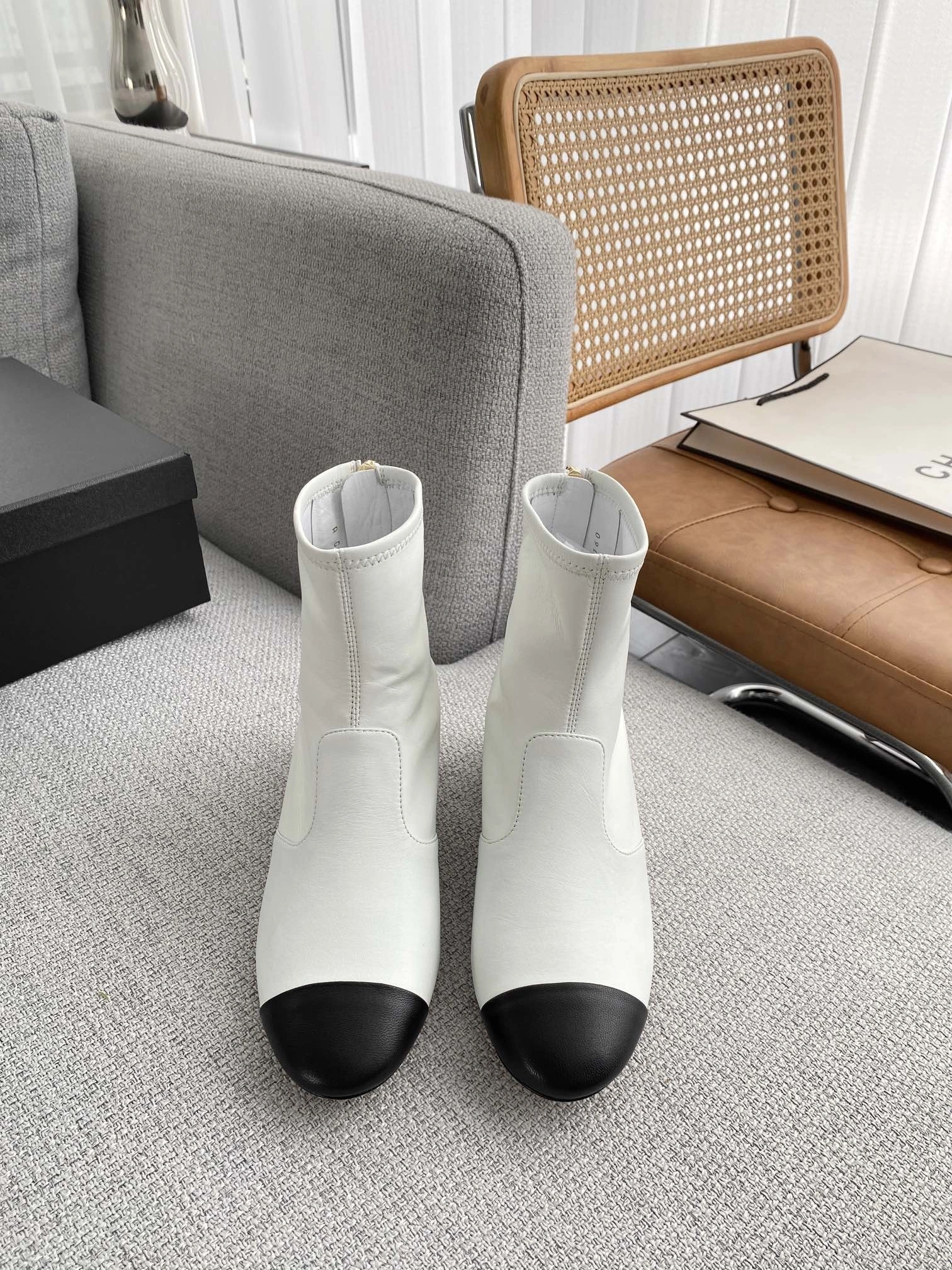 COCO- 2022 item:B-X158I2633X