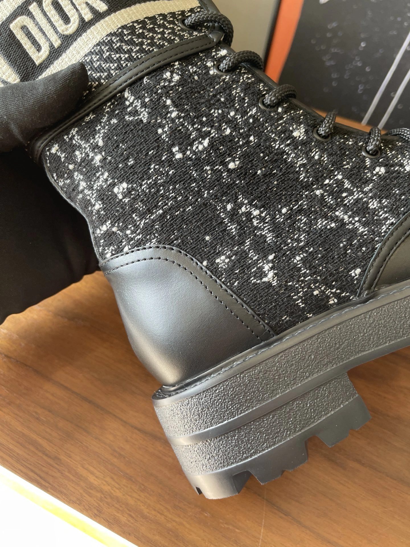 COCO--4ior KCT137TSK-S17X  KCI974CWS_S29X Calfskin embroidery item:E-X003L1209B