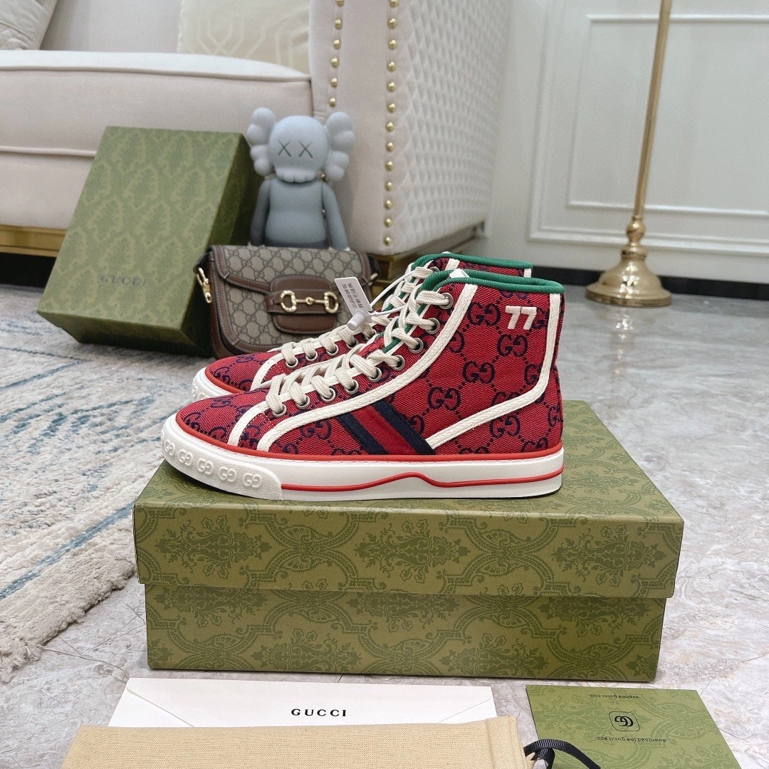 COCO- 661390 2UZL0 6497 tennis 1977 item:B-X313D03H-13