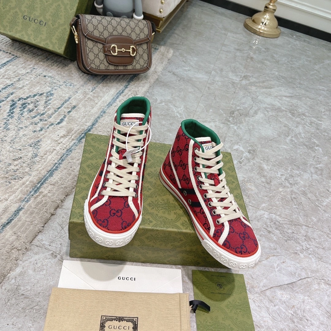 COCO- 661390 2UZL0 6497 tennis 1977 item:B-X313D03H-13