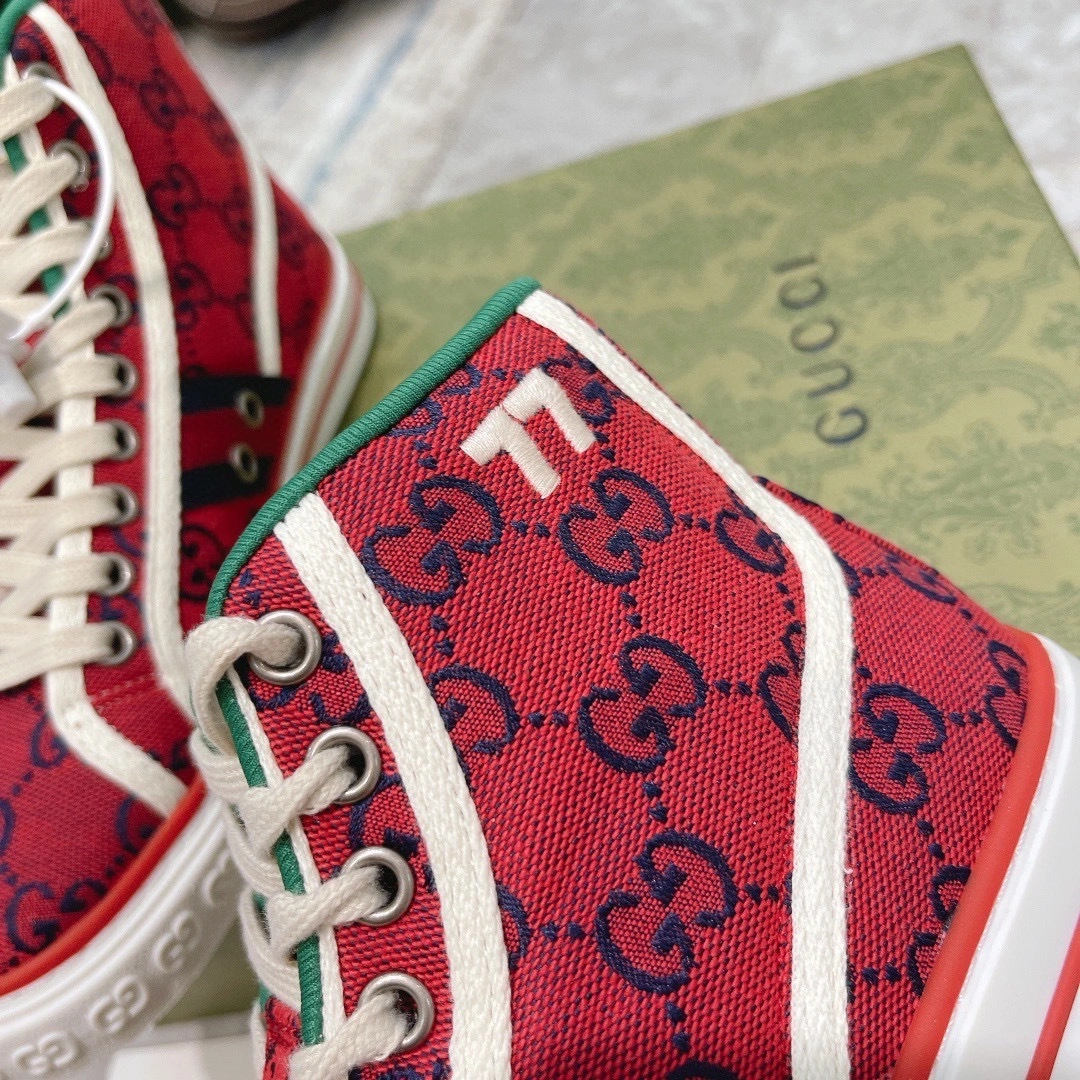 COCO- 661390 2UZL0 6497 tennis 1977 item:B-X313D03H-13