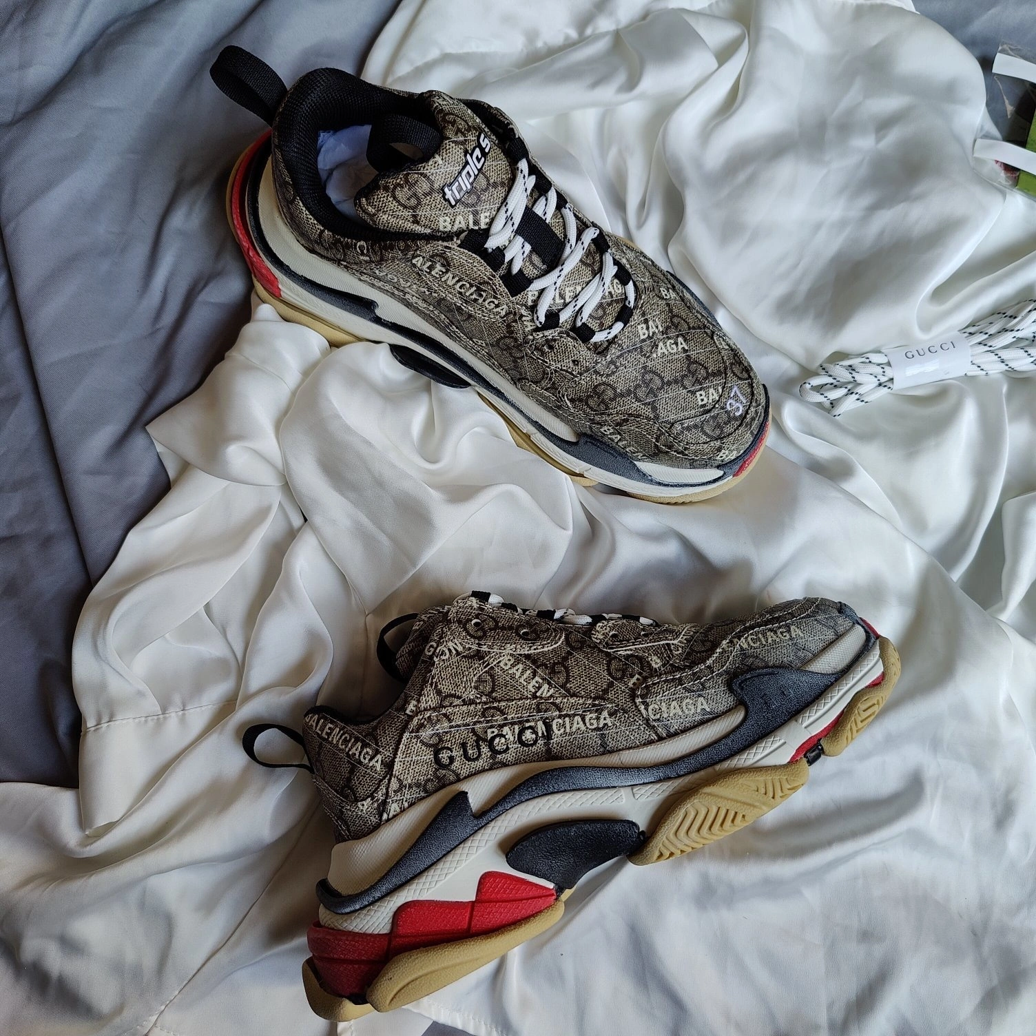 COCO- 677192 ULZ10 9795 Triple S item:B-X000C31H-12