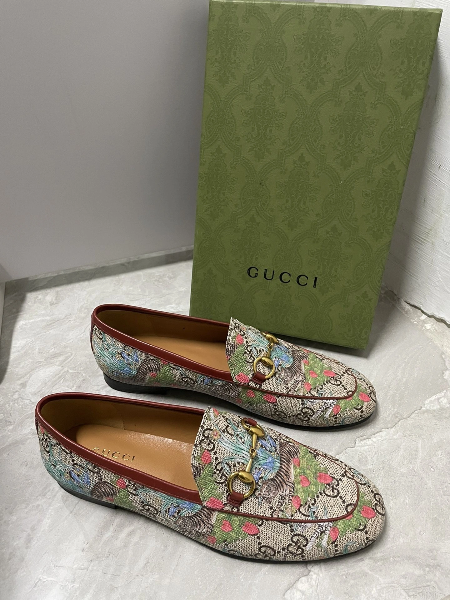 COCO- 687589 UUA10 8471 item:B-X000D1801H
