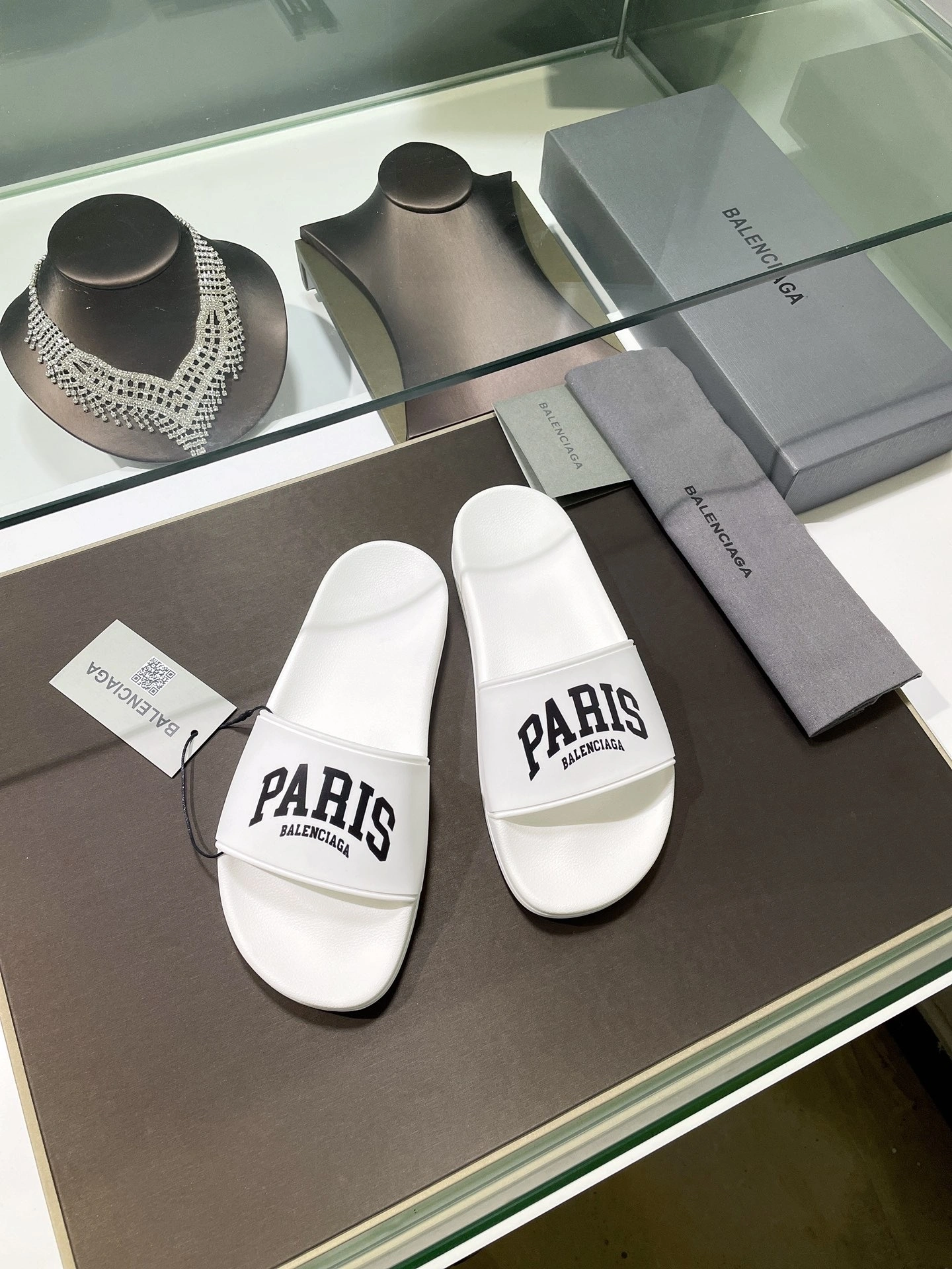 COCO- 689030W1S9A9001 paris item:B-X000D1936H