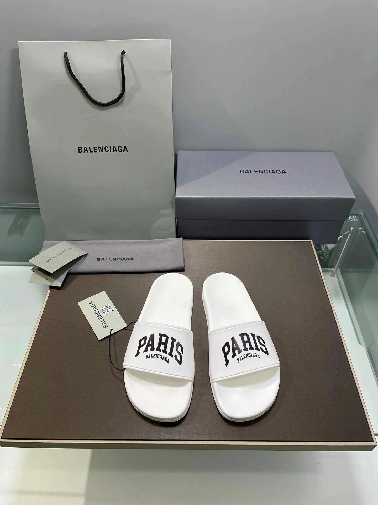 COCO- 689030W1S9A9001 paris item:B-X000D1936H