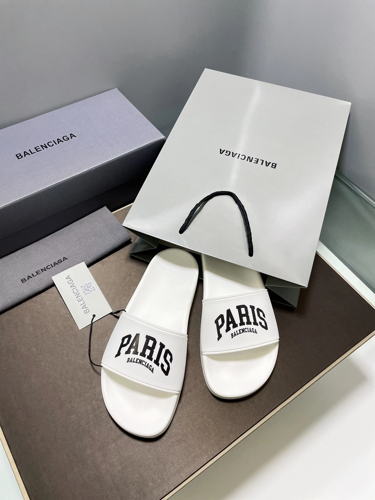 COCO- 689030W1S9A9001 paris item:B-X000D1936H