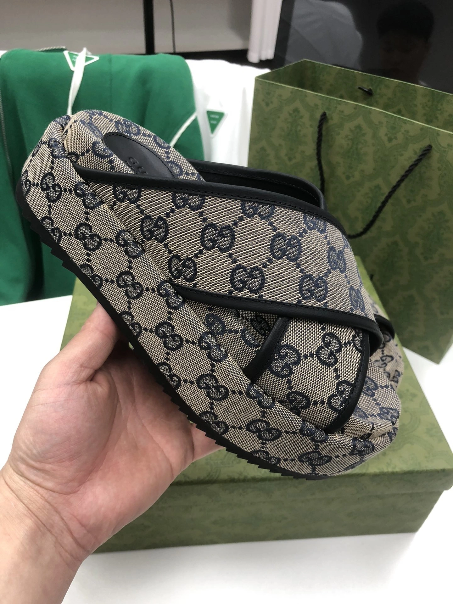 COCO- 692842 H6320 4061 item:B-X000D1804H