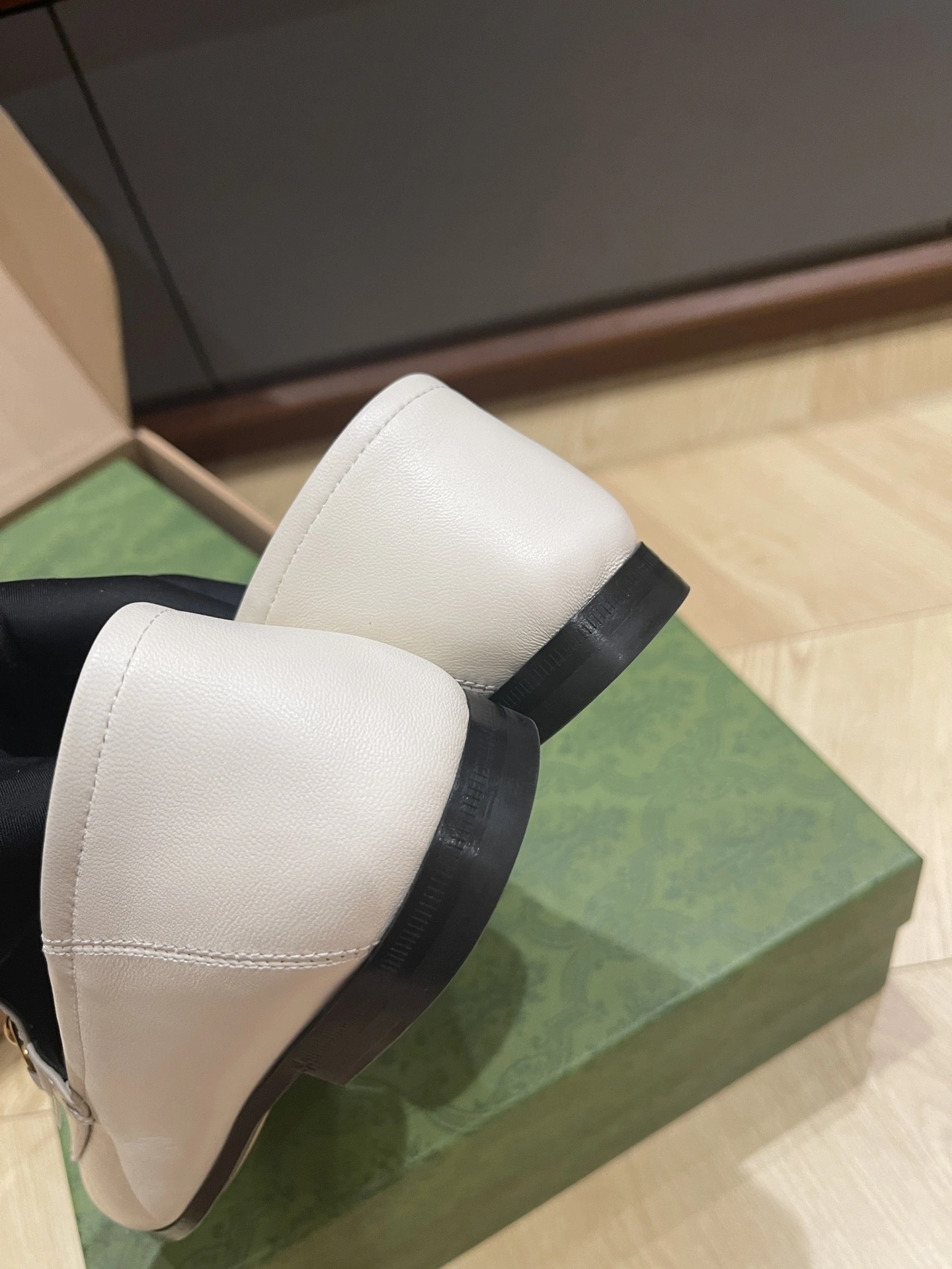 COCO--6u33i 414998 DLC00 9022 sheepskin item:E-X003K2825