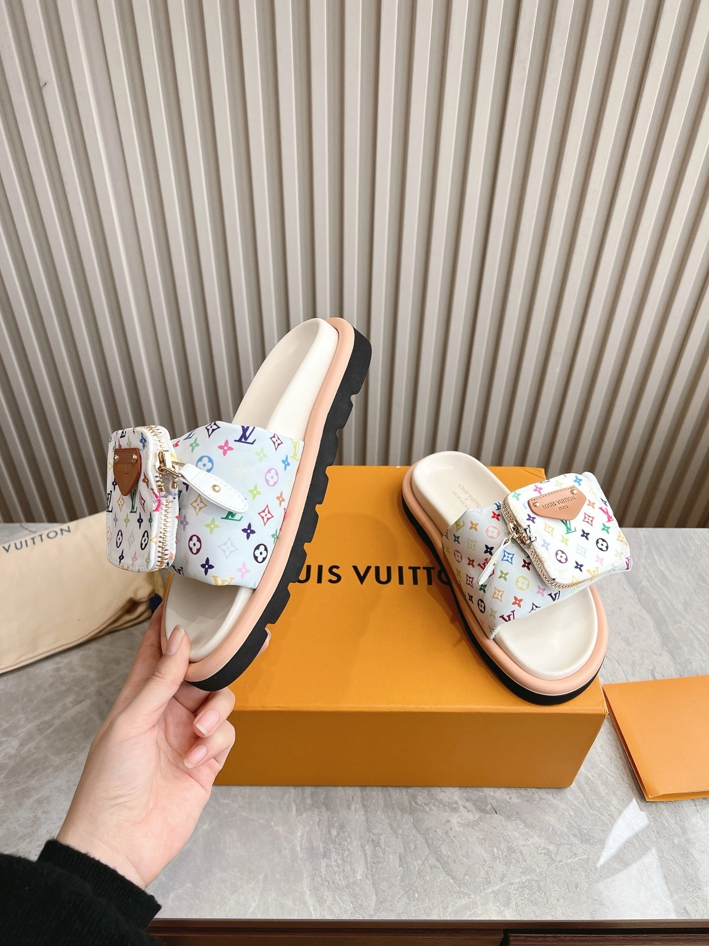 COCO--8V 1AGVQW Heel height：3cm item:E-X158C0699H