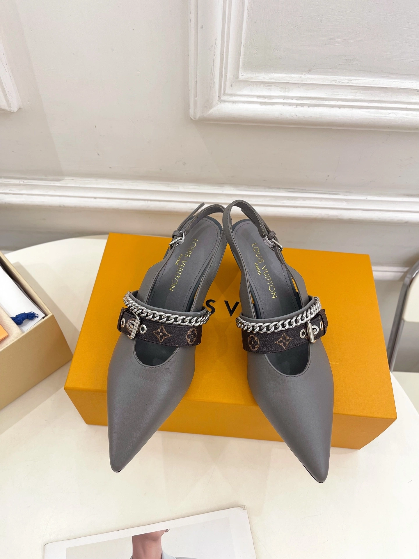 COCO- 8V 1AHL15 calfskin item：E-X002J3754