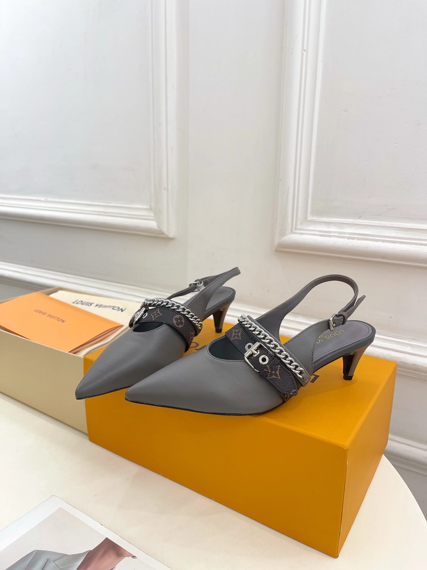 COCO- 8V 1AHL15 calfskin item：E-X002J3754