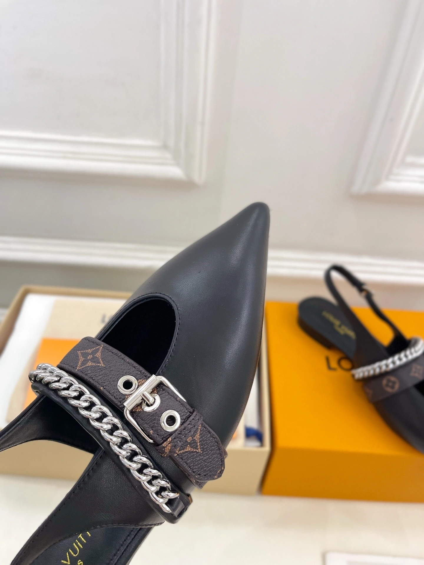 COCO- 8V 1AHN86 calfskin item：E-X002J3755