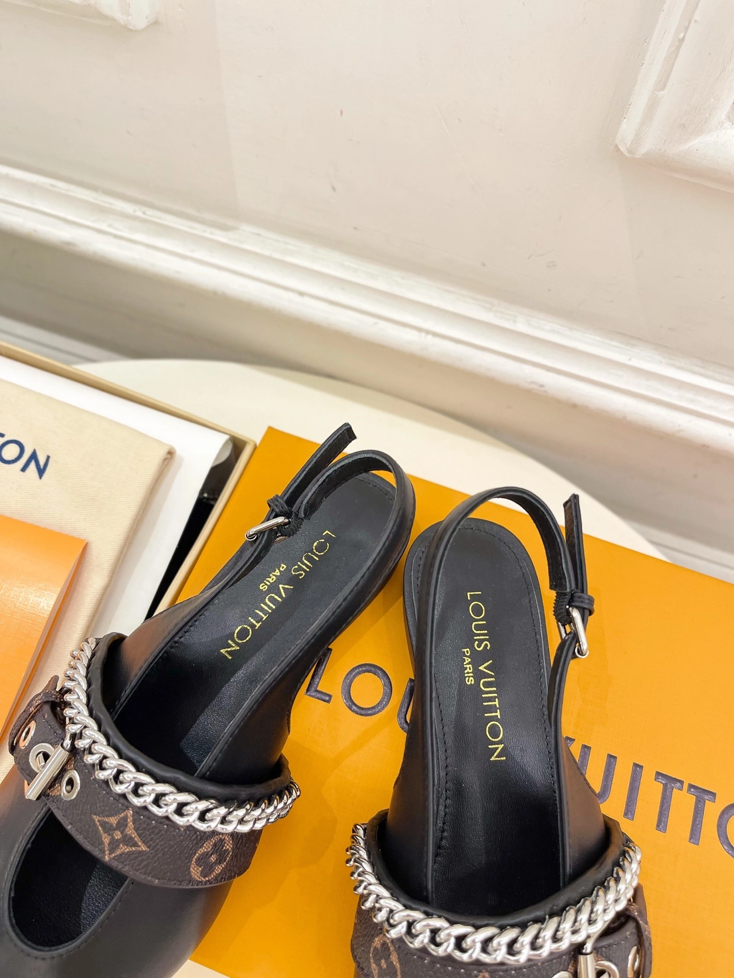 COCO- 8V 1AHN86 calfskin item：E-X002J3755