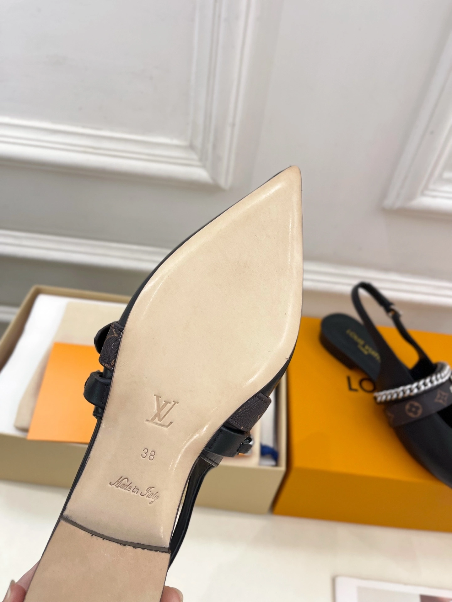 COCO- 8V 1AHN86 calfskin item：E-X002J3755