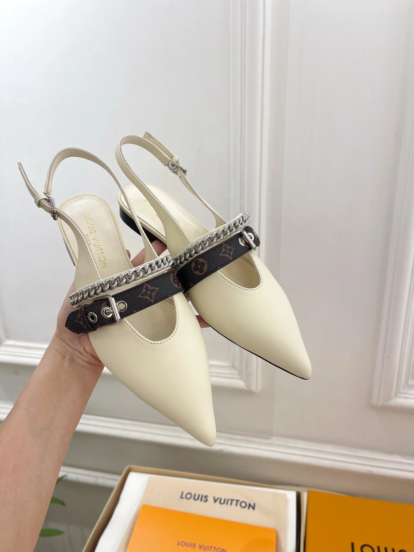 COCO- 8V 1AHNAI calfskin item：E-X002J3756
