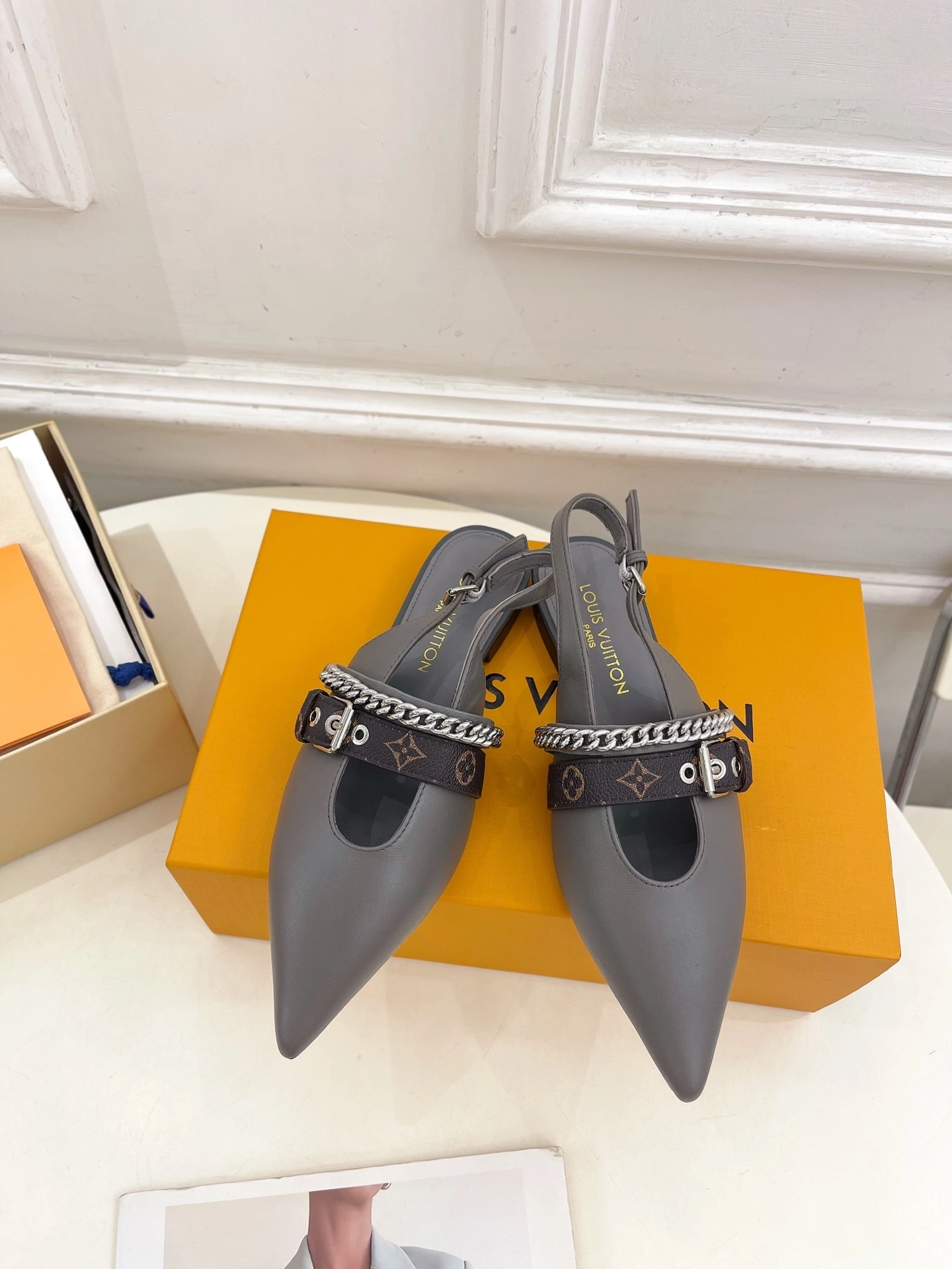 COCO- 8V 1AHNBI calfskin item：E-X002J3757