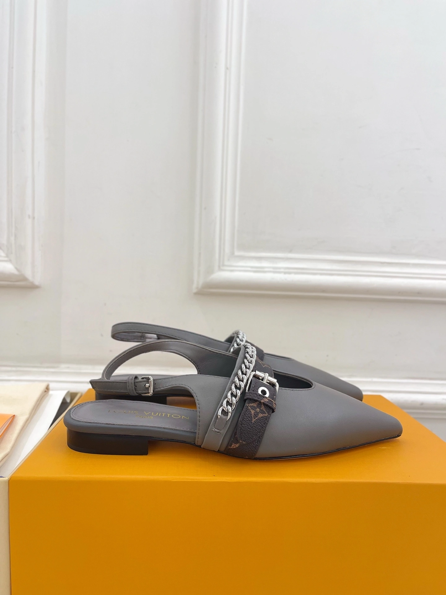 COCO- 8V 1AHNBI calfskin item：E-X002J3757