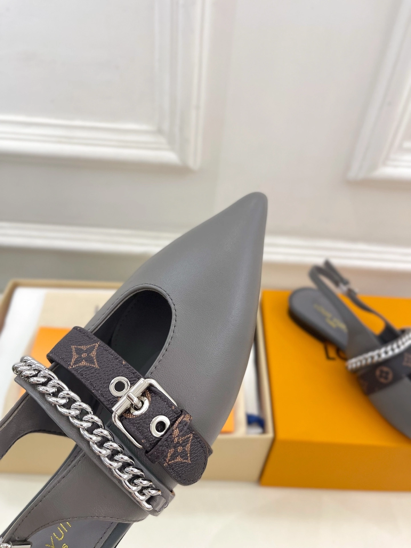 COCO- 8V 1AHNBI calfskin item：E-X002J3757