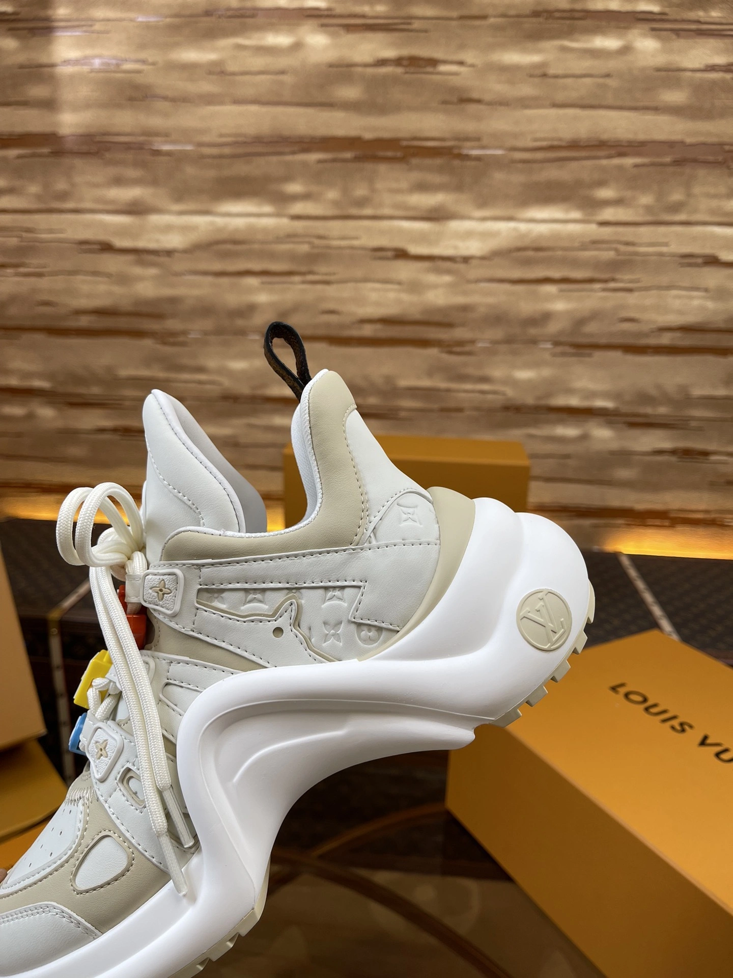 COCO- 8V 1AHOKP cowhide item：E-X002J3758