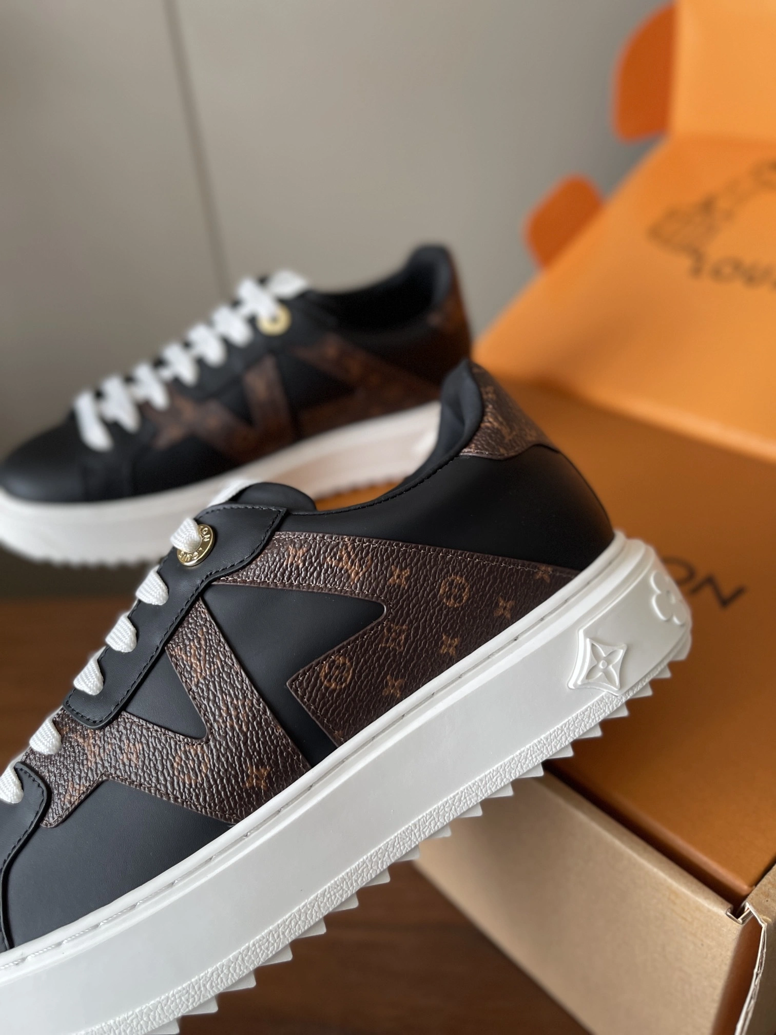 COCO--8V 1AIEGO Calfskin item:E-X000J2818