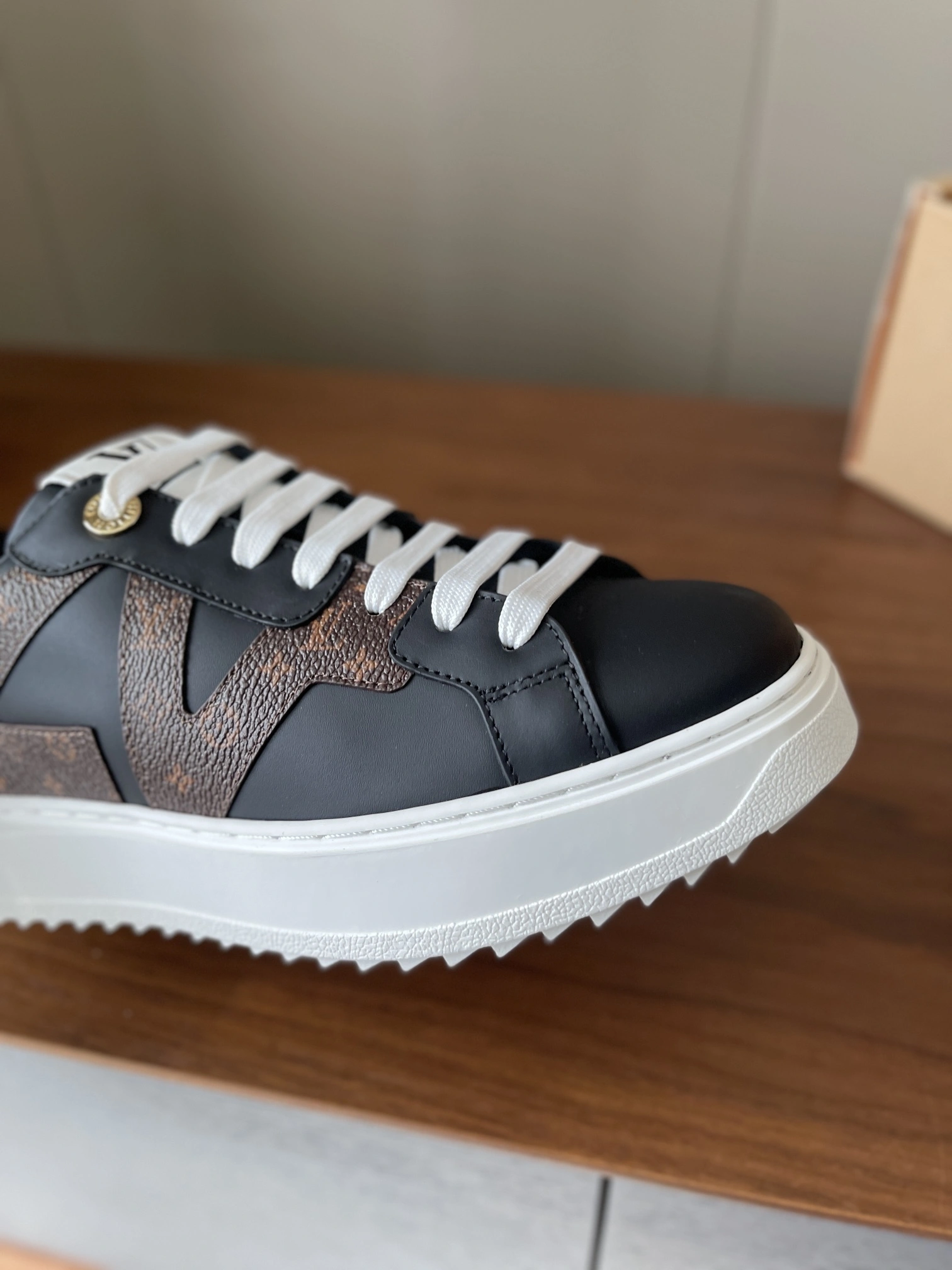 COCO--8V 1AIEGO Calfskin item:E-X000J2818