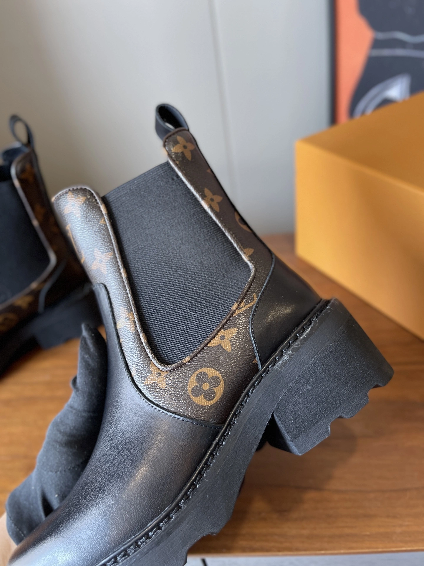 COCO- 8V 1AIEJ0 Calfskin cowhide item：E-X003L1320B