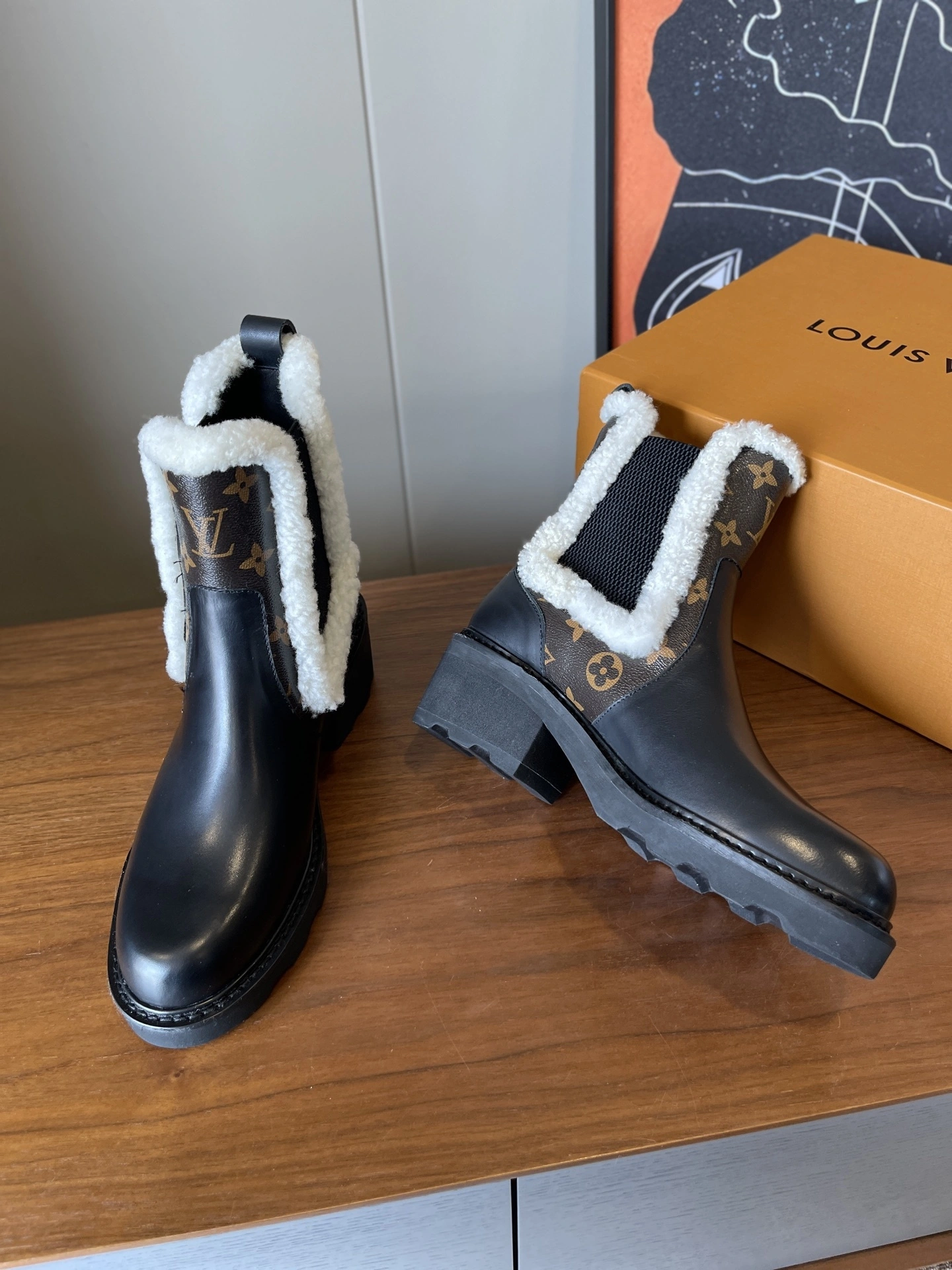 COCO- 8V 1AIUJ2 Calfskin cowhide item：E-X003L1319B