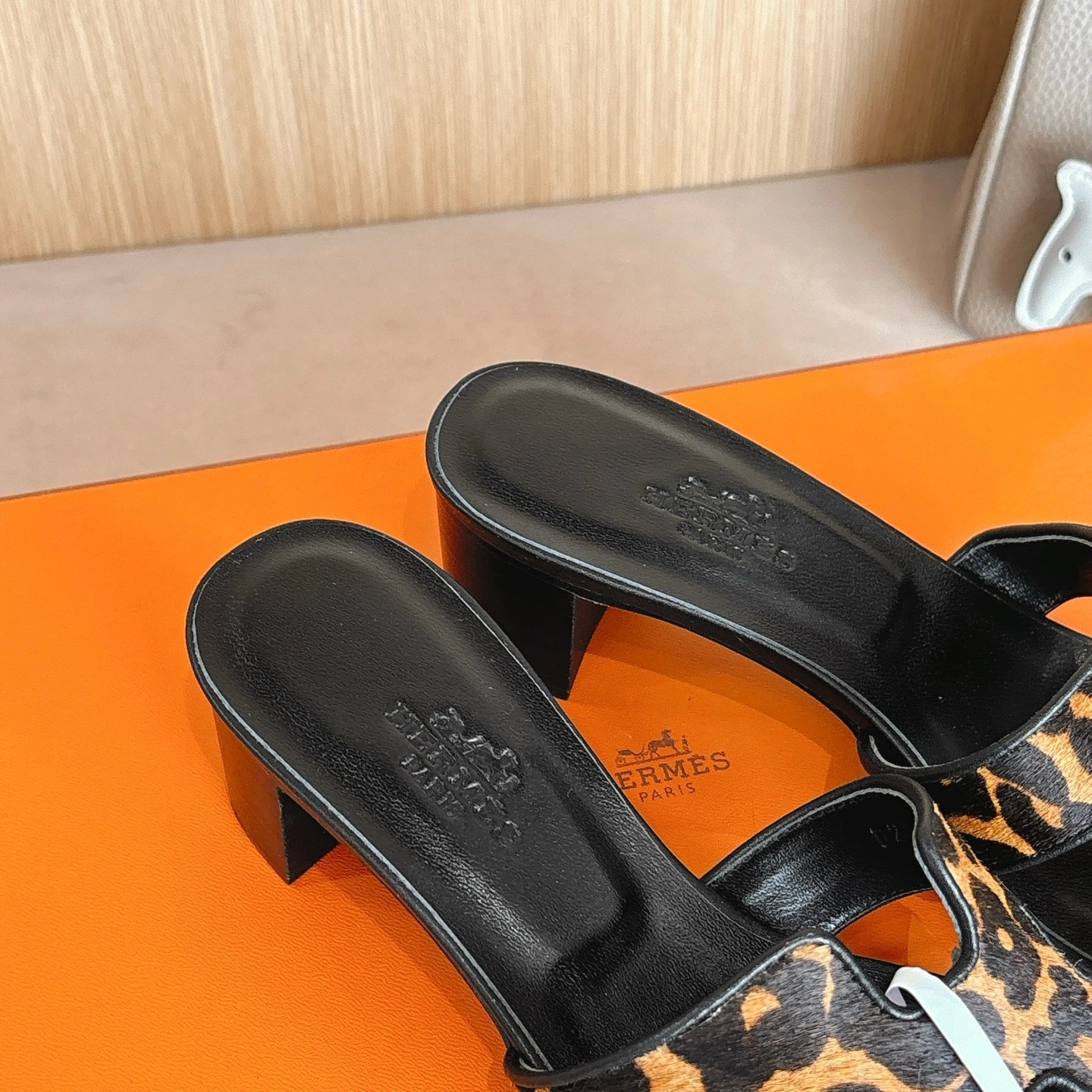 COCO- H5r75s H212183Z 20 swift calfskin item：E-X555J3886