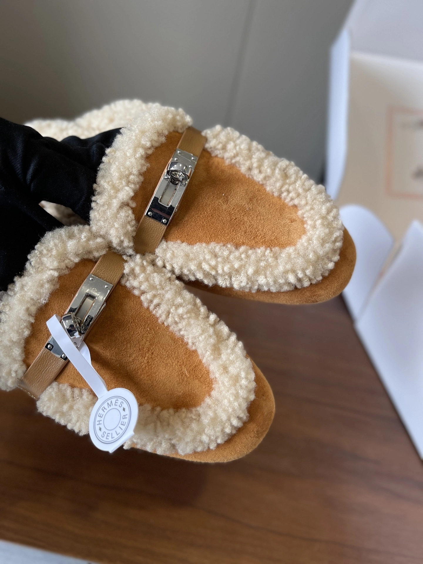 COCO--H5r75s H242107Z A3 Calfskin item:E-X003L1101B