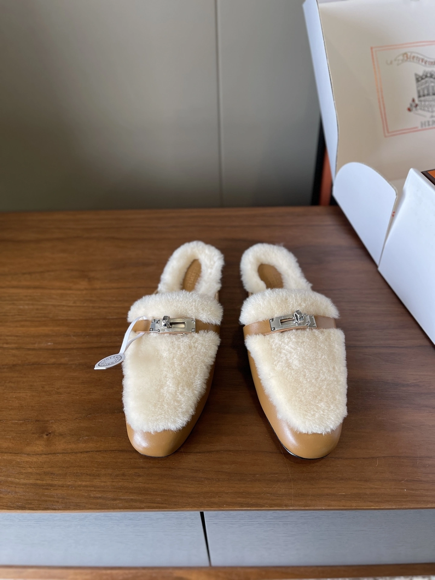 COCO--H5r75s H252147Z A3 Calfskin wool item:E-X003L1232B