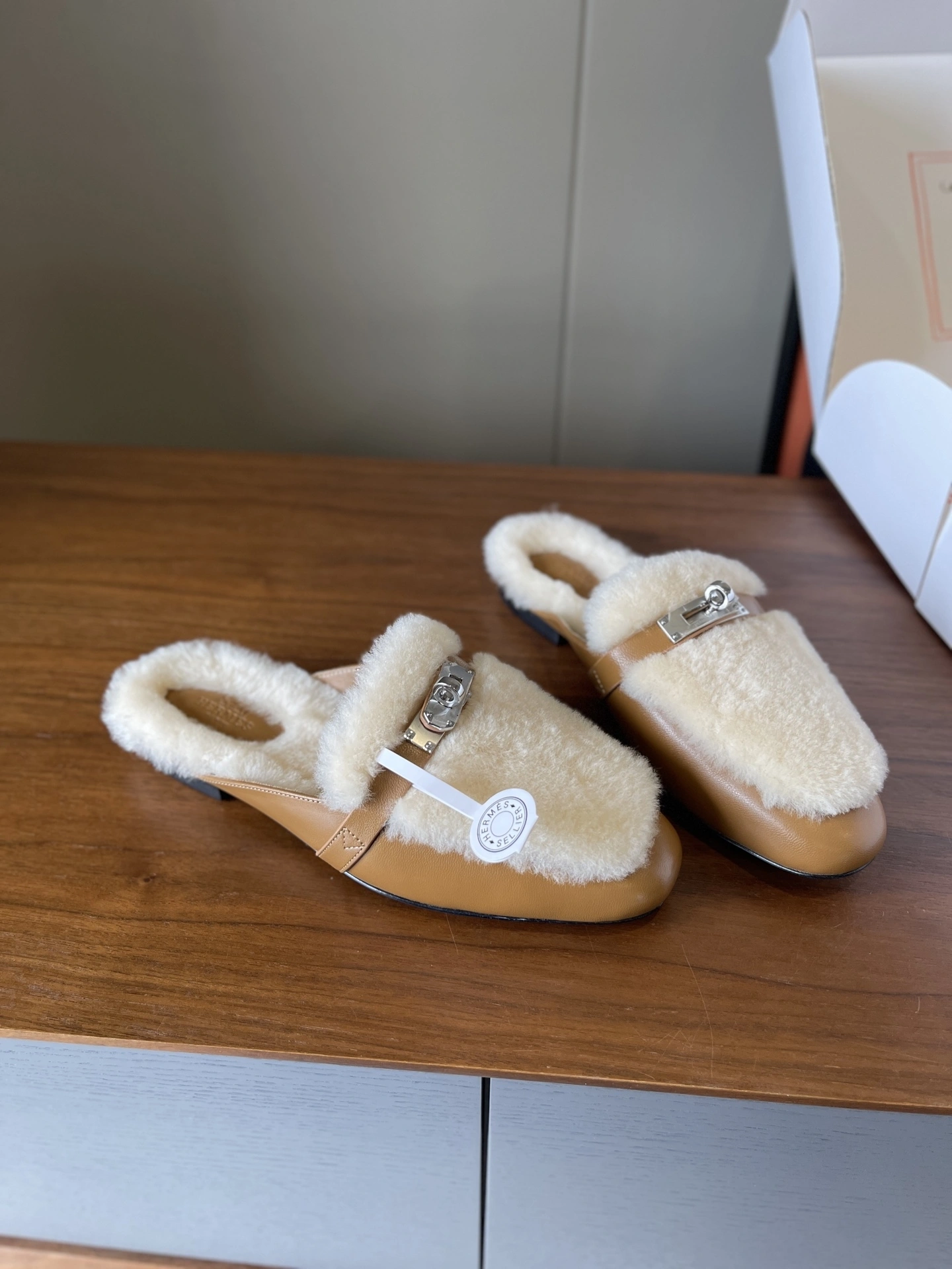 COCO--H5r75s H252147Z A3 Calfskin wool item:E-X003L1232B
