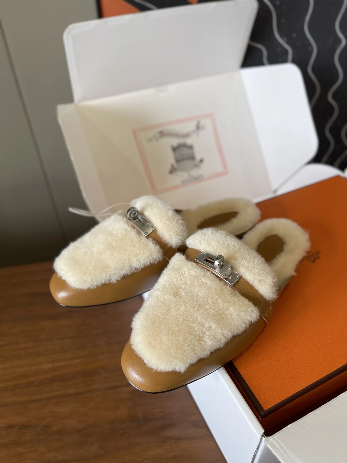 COCO--H5r75s H252147Z A3 Calfskin wool item:E-X003L1232B