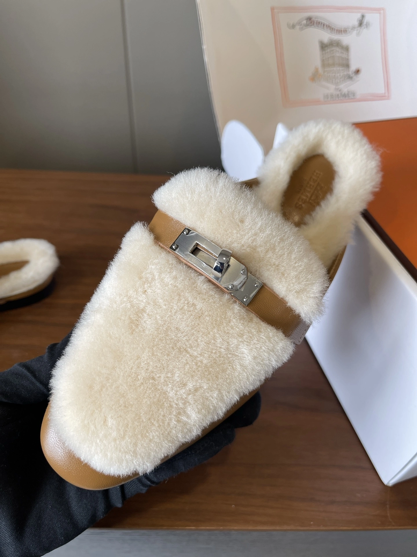COCO--H5r75s H252147Z A3 Calfskin wool item:E-X003L1232B