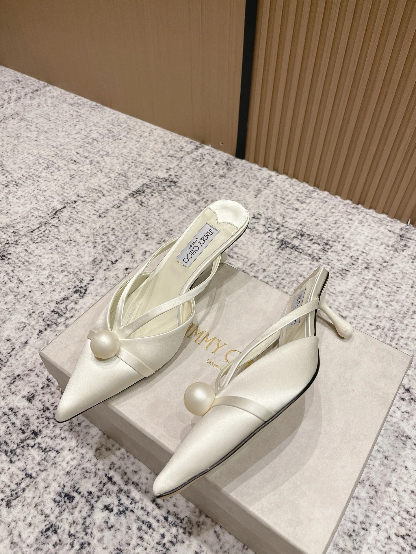 COCO- Ji77y 3ho5 SANAMULE50AODIVORYWHITE cowhide item：E-X362I1313