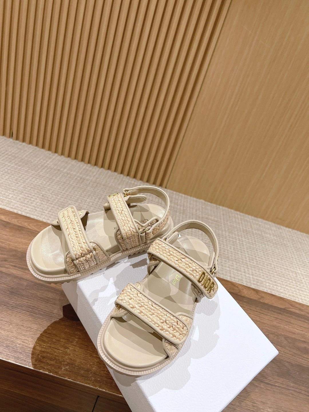 COCO- KCQ840WJU_S23Y cowhide item:D-X032C1403