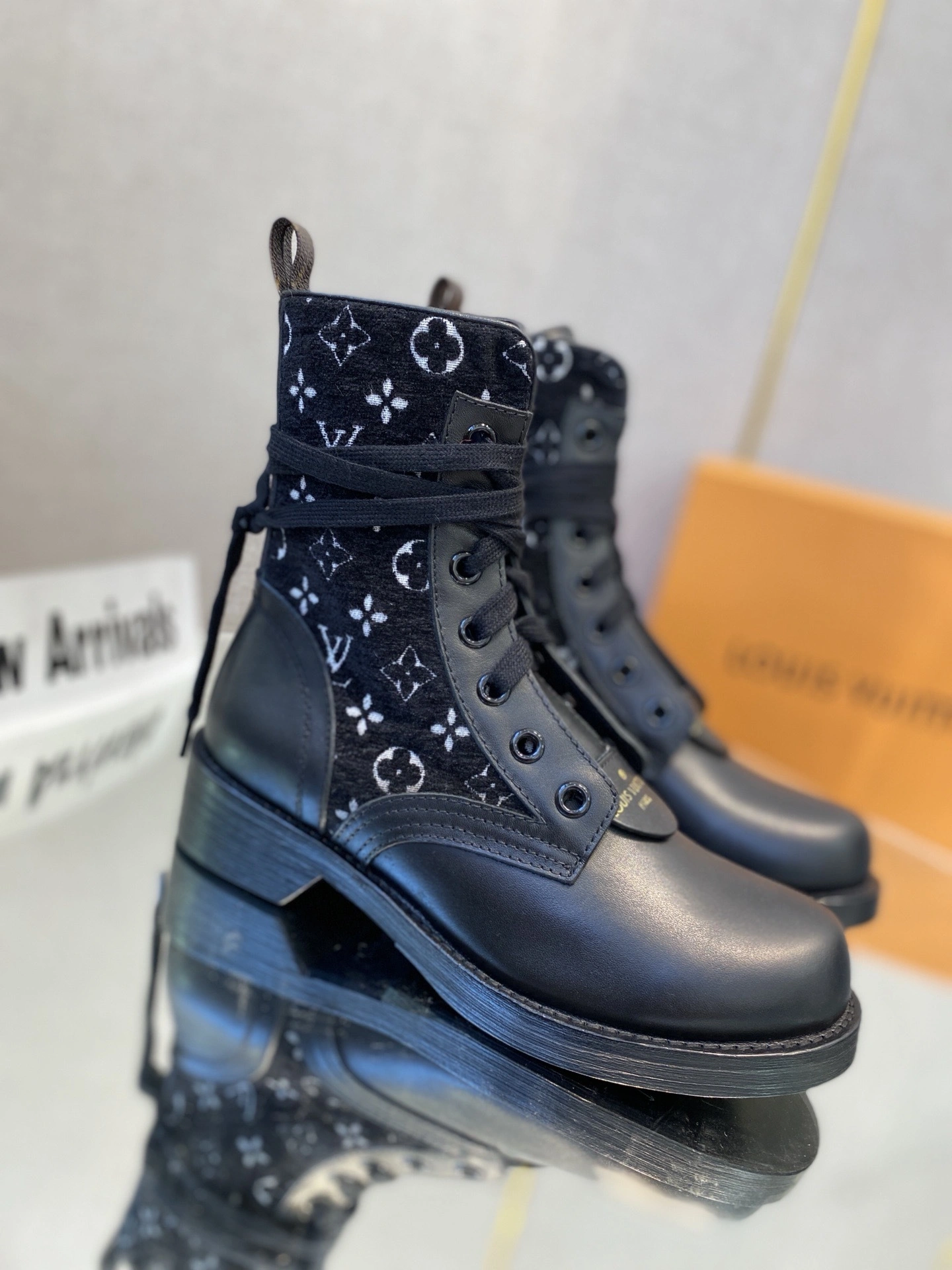 COCO- METROPOLIS item:B-X158H0233H