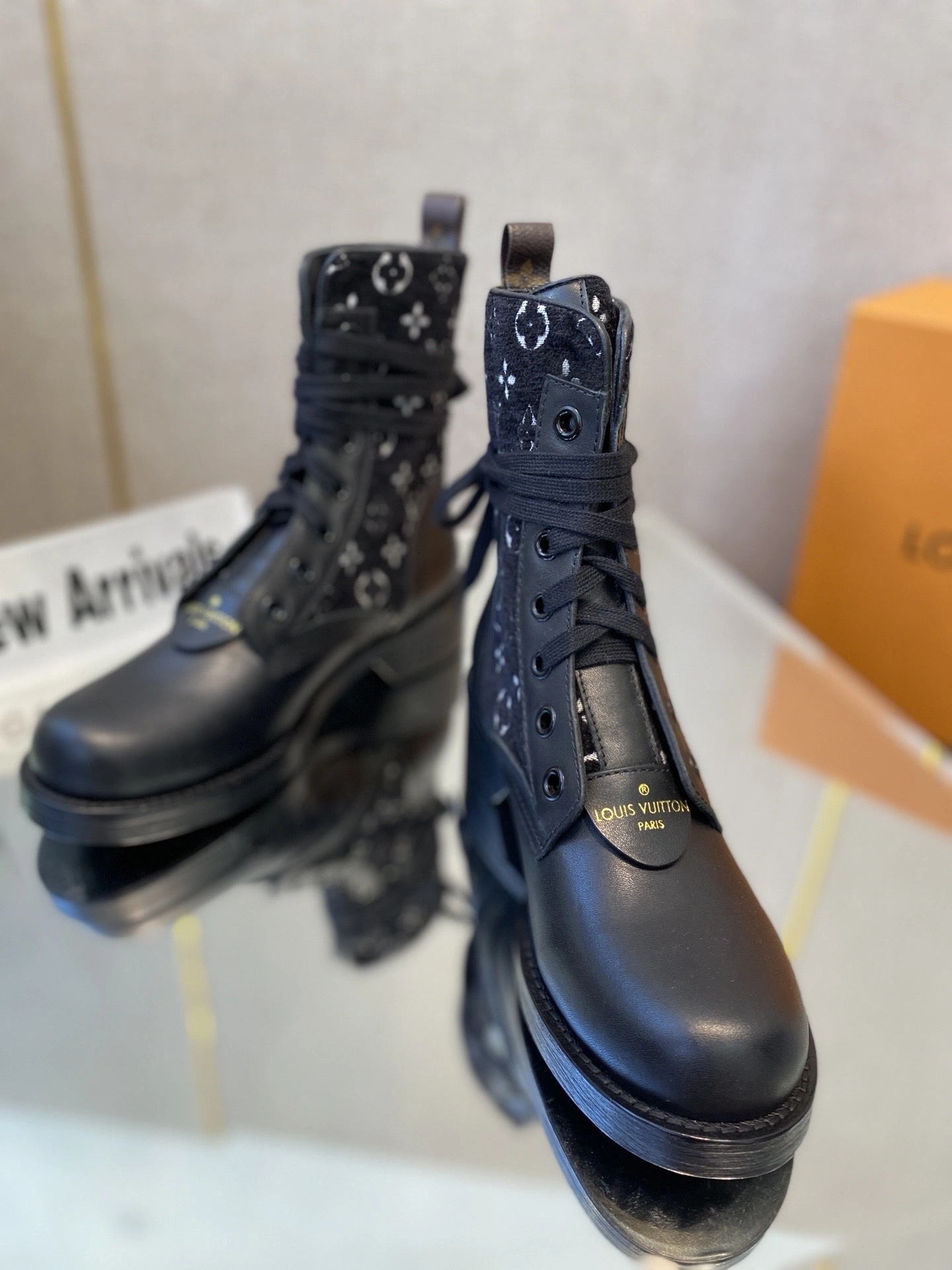 COCO- METROPOLIS item:B-X158H0233H