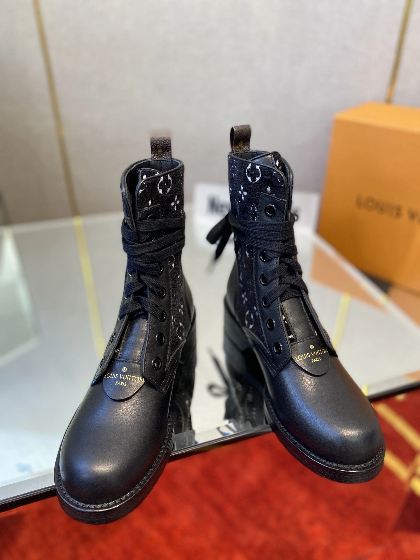 COCO- METROPOLIS item:B-X158H0233H