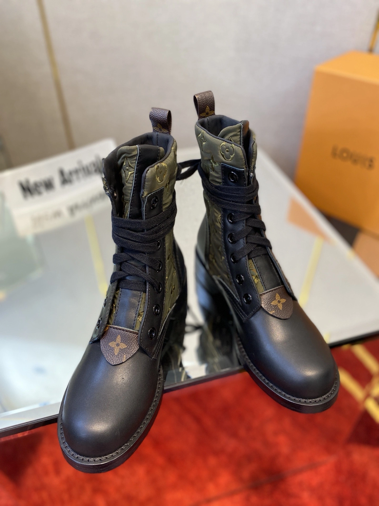 COCO- METROPOLIS item:B-X158H0234H