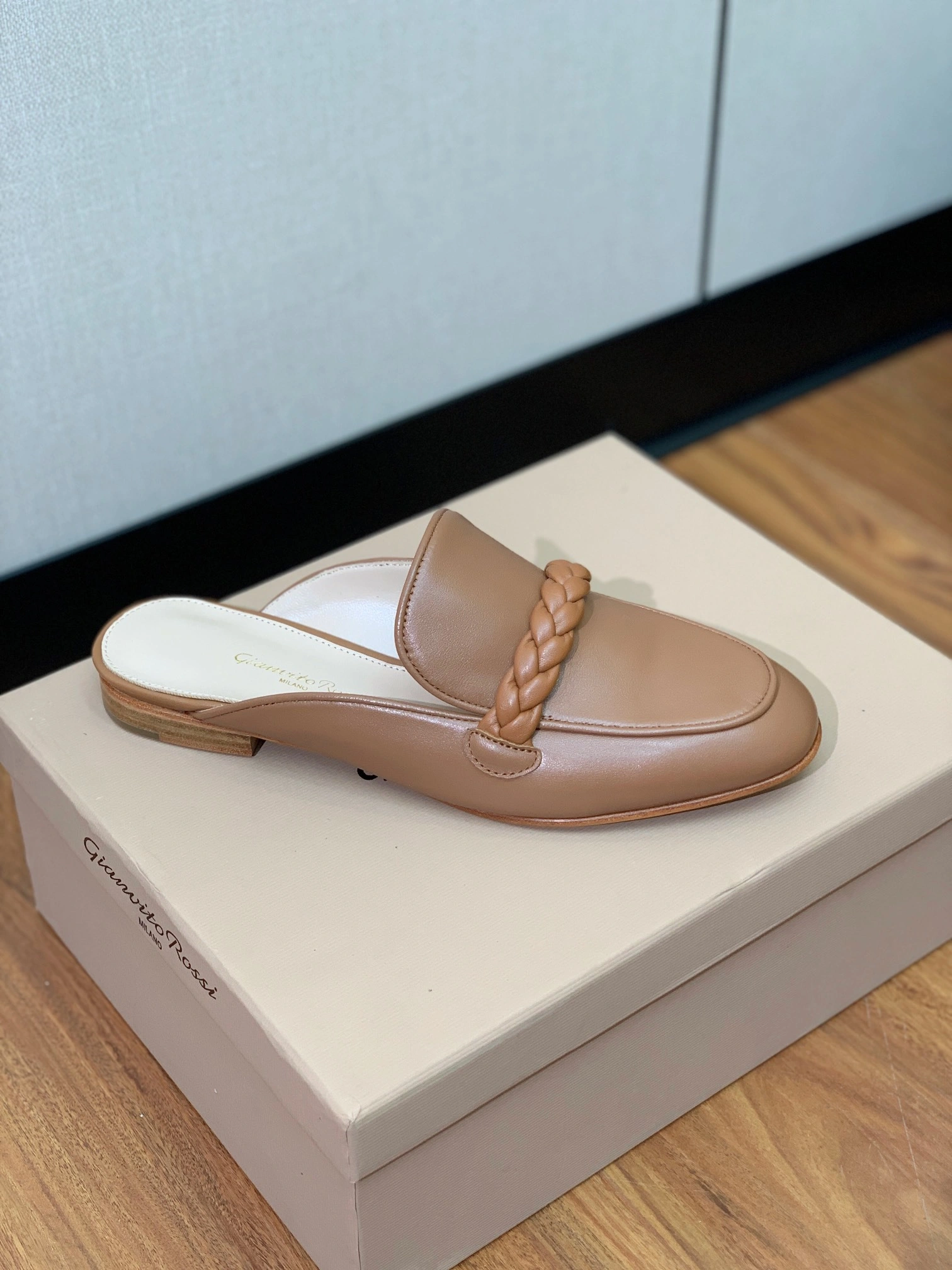 COCO--Other brands sheepskin item:E-X158K0501T
