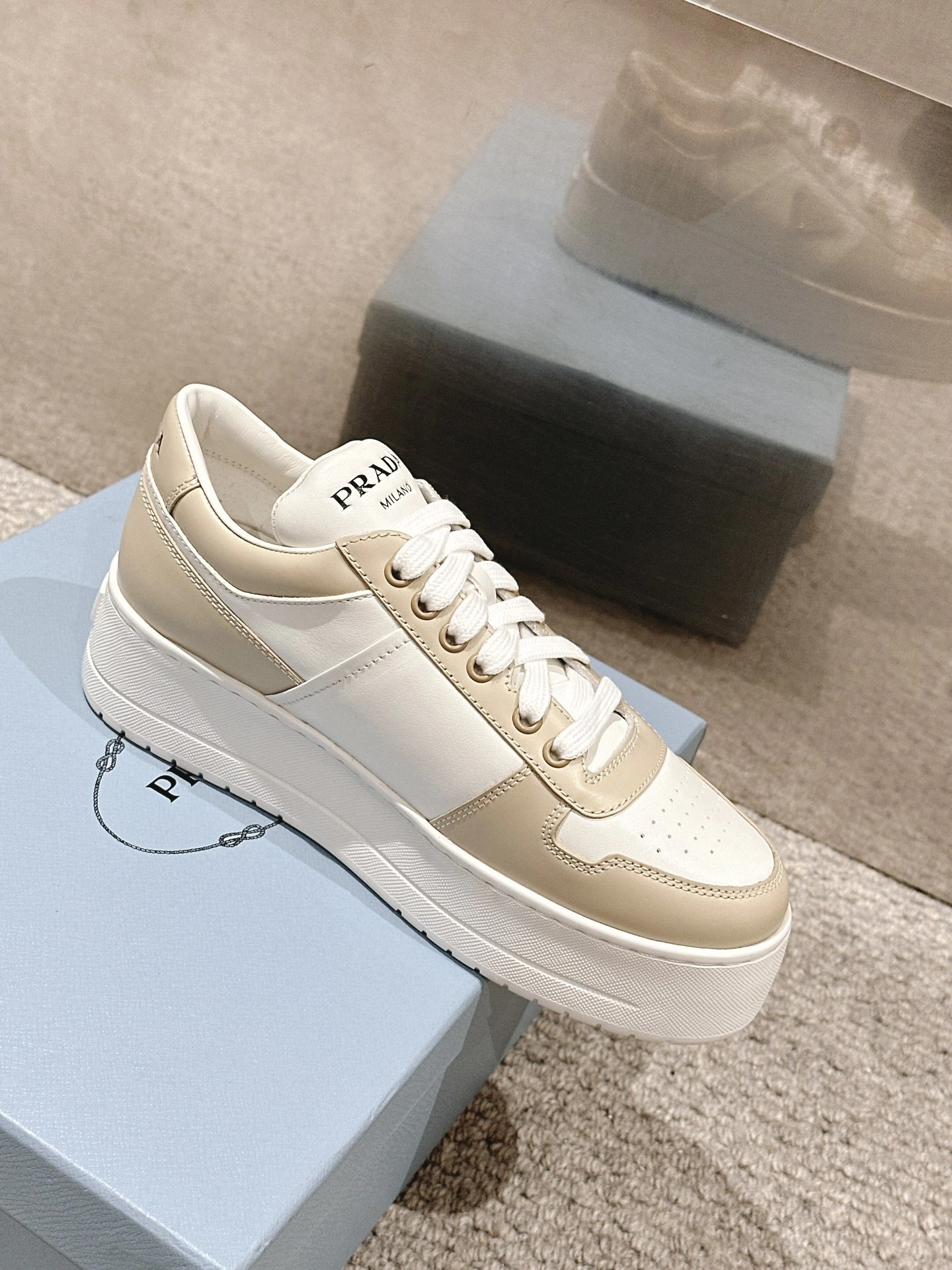 COCO--Pr141 1E792M_3LPG_F0P09_F_050 cowhide sheepskin item:D-X138H2893
