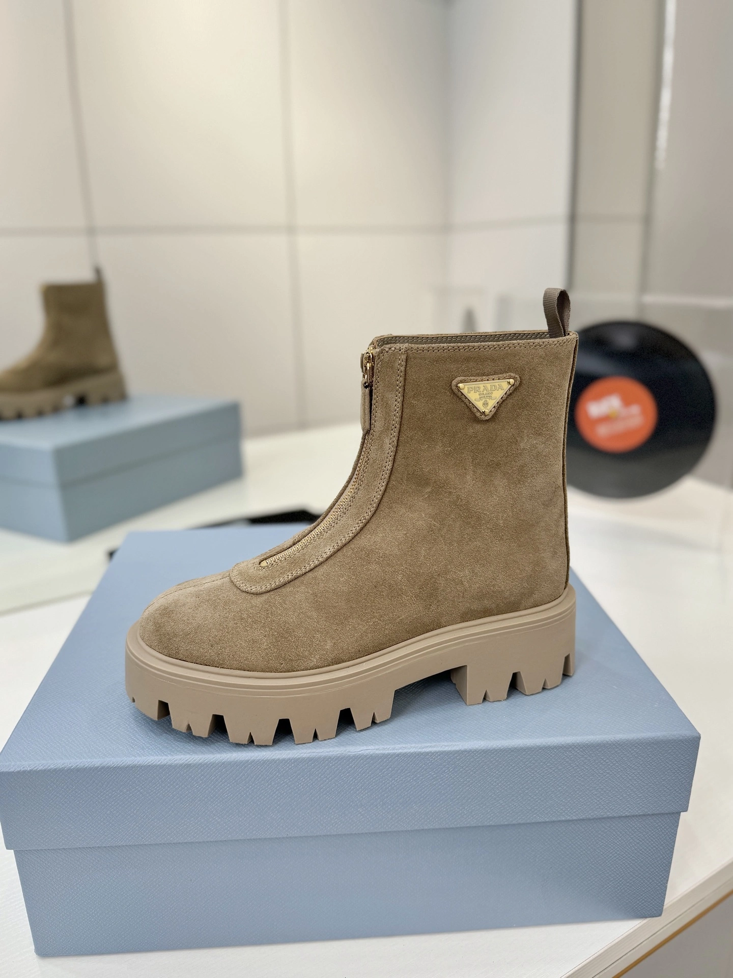 COCO--Pr141 1T328O_054_F0F24_F_050 cowhide Thick soles：5CM item:E-X158J2934T