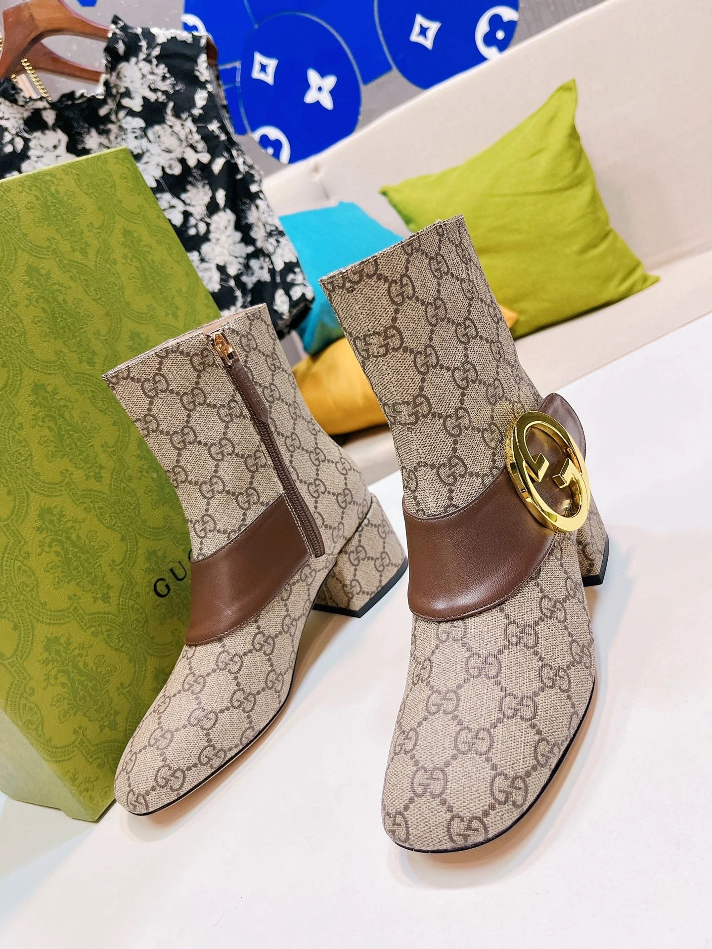 COCO- item:B-X002I2601X