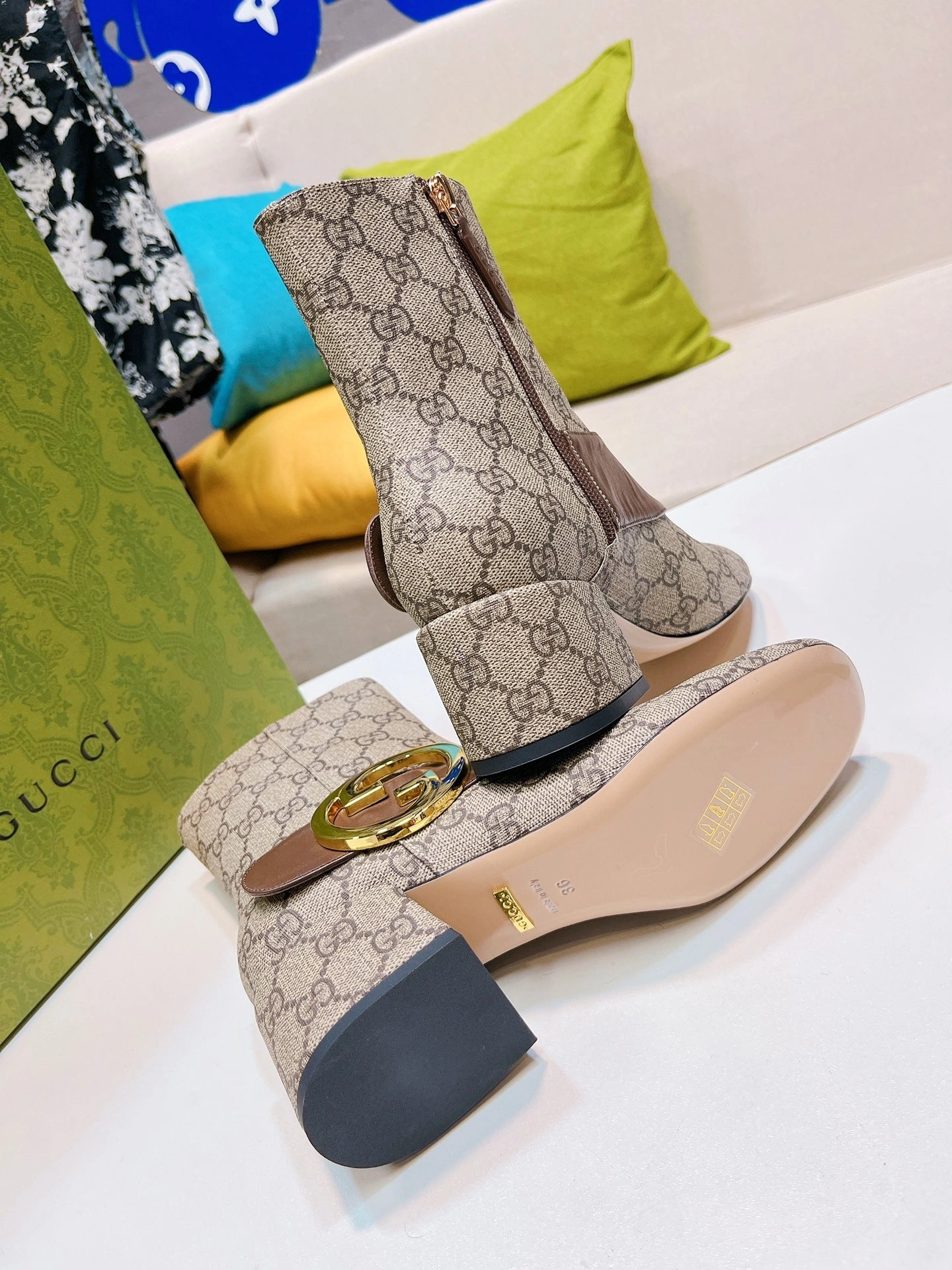 COCO- item:B-X002I2601X