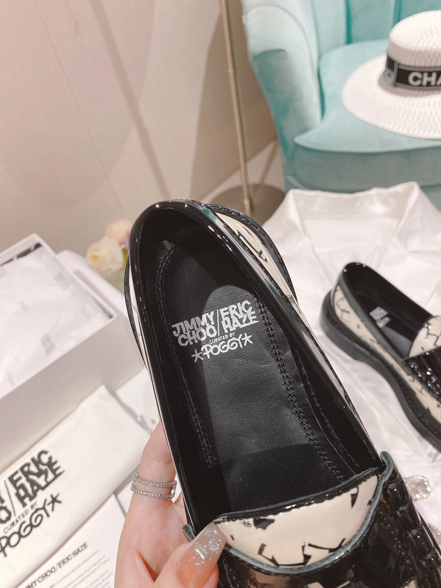 COCO- item:B-X158G2932